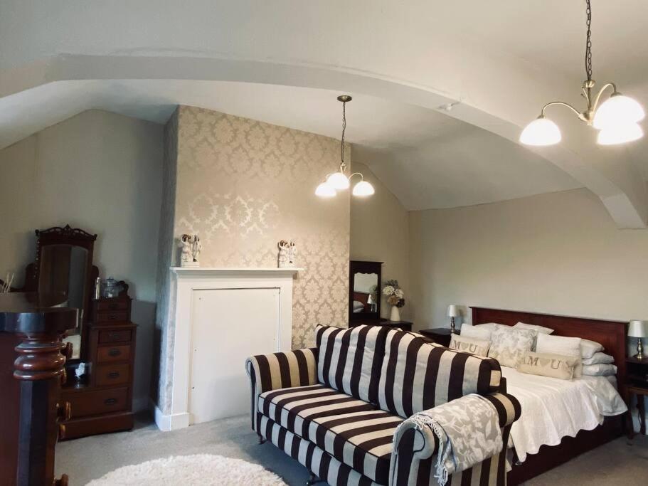 Farmhouse Cottage Set In Beautiful Countryside Oswestry Eksteriør bilde